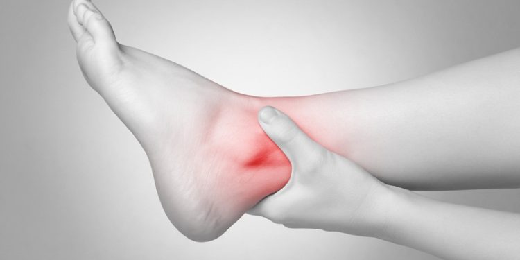 Tràn dịch khớp cổ chân là gì? Nguyên nhân, triệu chứng và cách điều trị