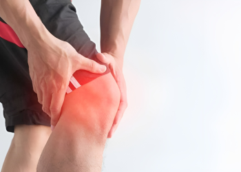 Cách trị đau đầu gối tại nhà đơn giản. Nên làm gì để giảm cơn đau?