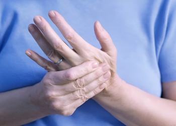 Viêm khớp dạng thấp: Nguyên nhân, cách điều trị và phòng ngừa