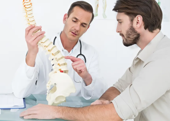 Chi phí khám xương khớp hết bao nhiêu tiền? Khi nào cần đi khám xương khớp