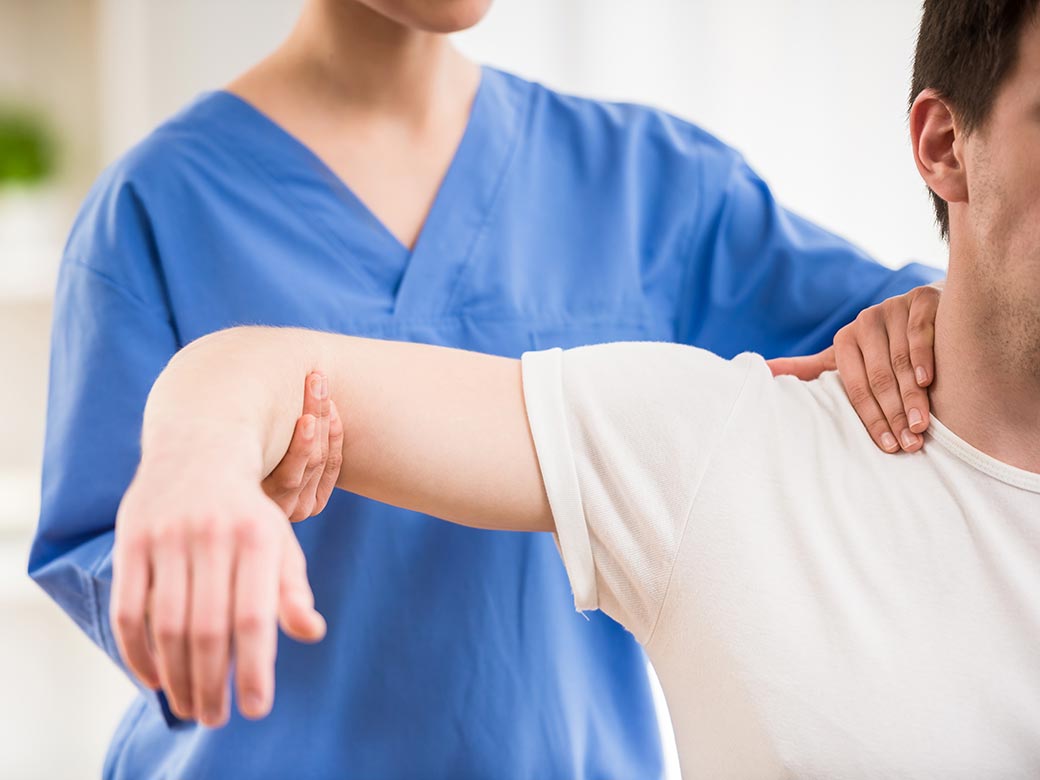 Khớp vai khá lớn và tương đối phức tạp, gồm nhiều bộ phận hợp lại