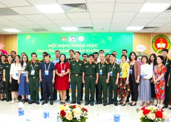 Các Chuyên gia đầu ngành cơ xương khớp báo cáo tại Hội nghị