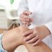 Tiêm Corticoid cho khớp gối – “Con dao hai lưỡi” tiềm ẩn rủi ro