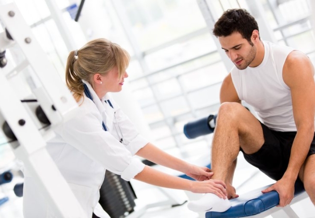 Qúa trình tập phục hồi chức năng phải được theo dõi bởi các Bác sĩ chuyên khoa