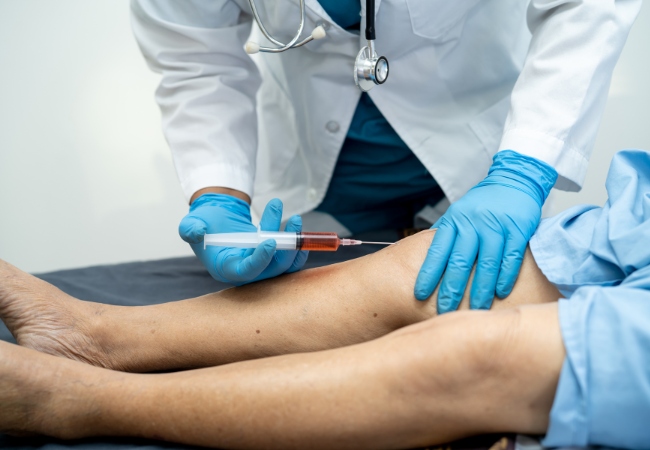 Cần kết hợp giữa tiêm và vật lý trị liệu để mang lại hiệu quả tốt nhất cho xương khớp