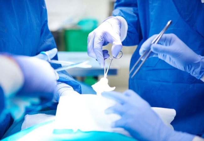 Phẫu thuật sụn chêm là phương pháp điều trị được nhiều Bác sĩ đầu ngành lựa chọn