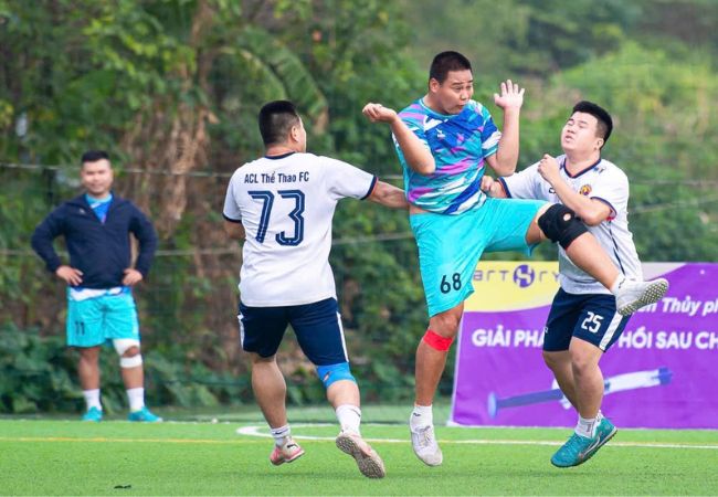 Các "đồng gân" tranh tài quyết liệt tại giải đấu
