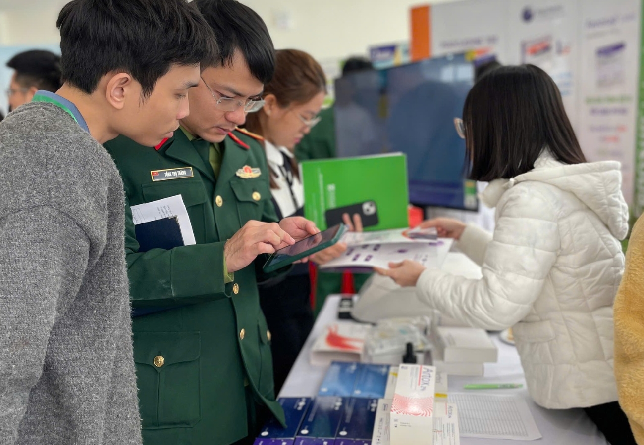 Gian hàng Collagen thủy phân Arthrys nhận được nhiều sự quan tâm của các chuyên gia